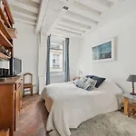 Louvre - Charming Parisian Apartment