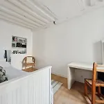 Louvre - Charming Parisian Apartment